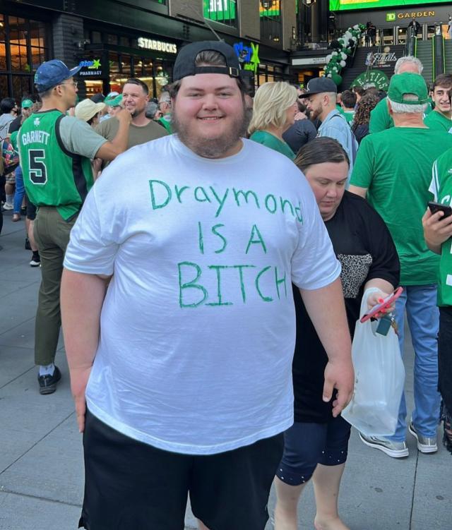 FUxbJgFaAAAy6HE.jpg